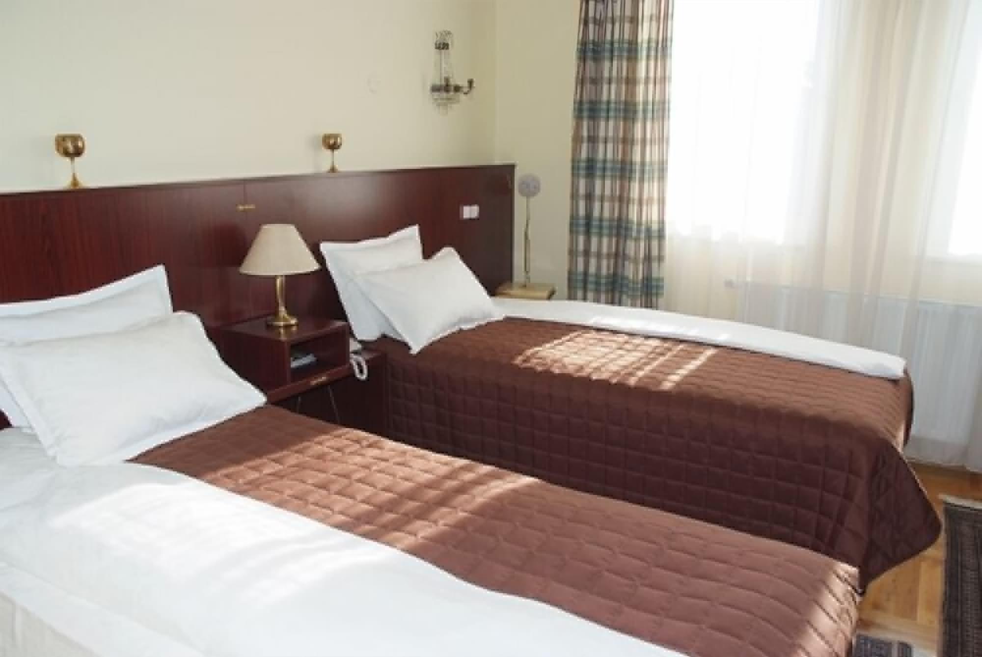 Hotel Octagon Сараево Экстерьер фото