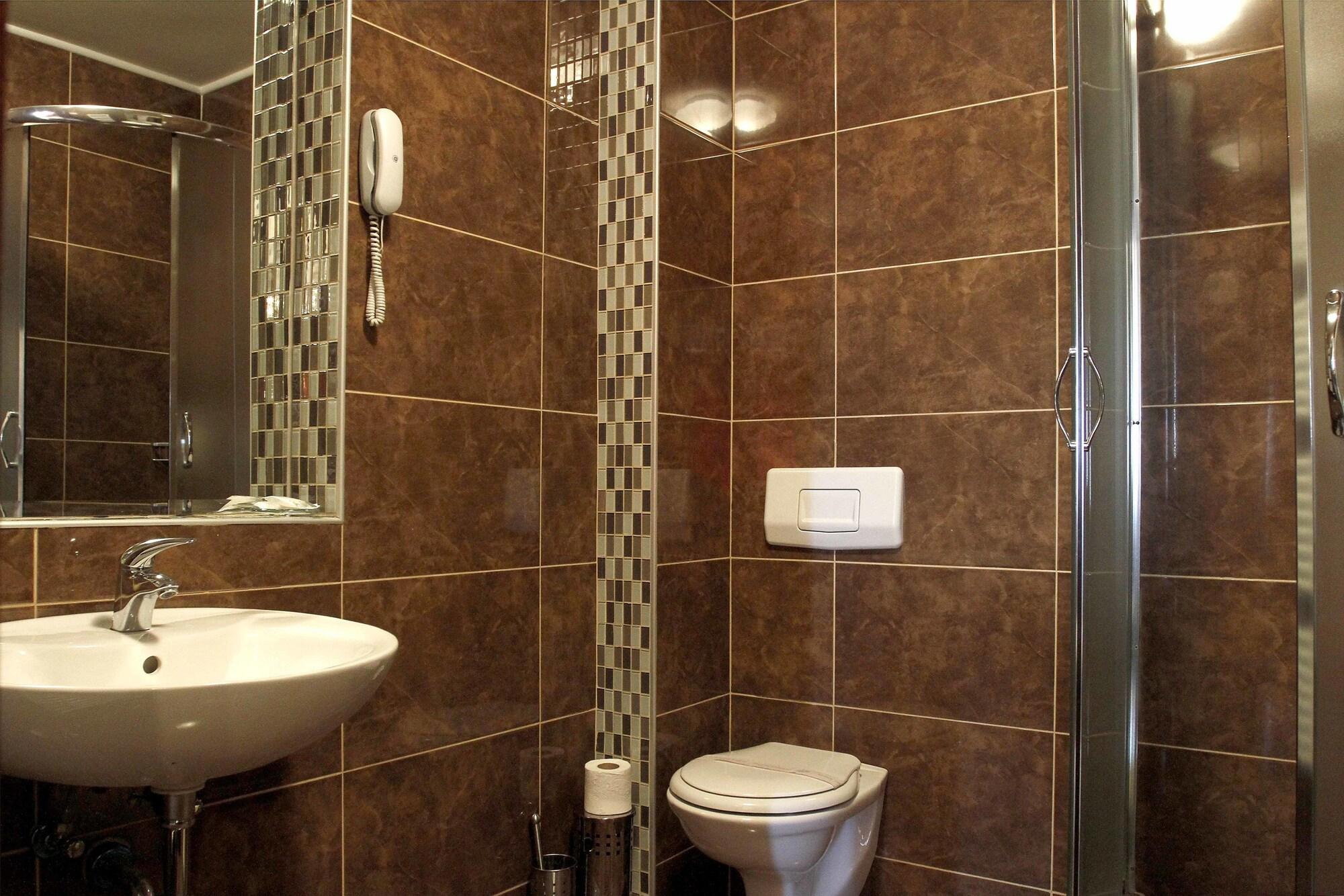 Hotel Octagon Сараево Экстерьер фото