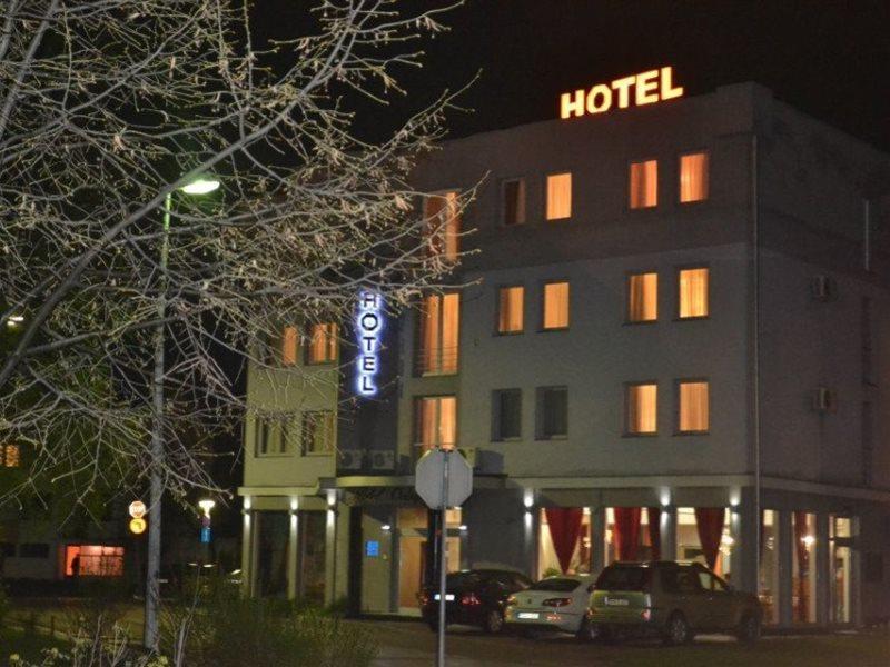 Hotel Octagon Сараево Экстерьер фото